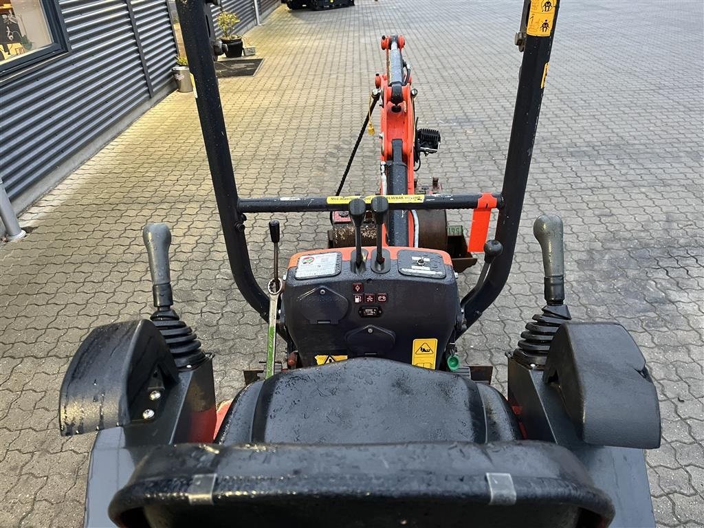 Bagger des Typs Kubota U10-3 1100kg maskine med 3 skovle., Gebrauchtmaschine in Rønnede (Bild 11)