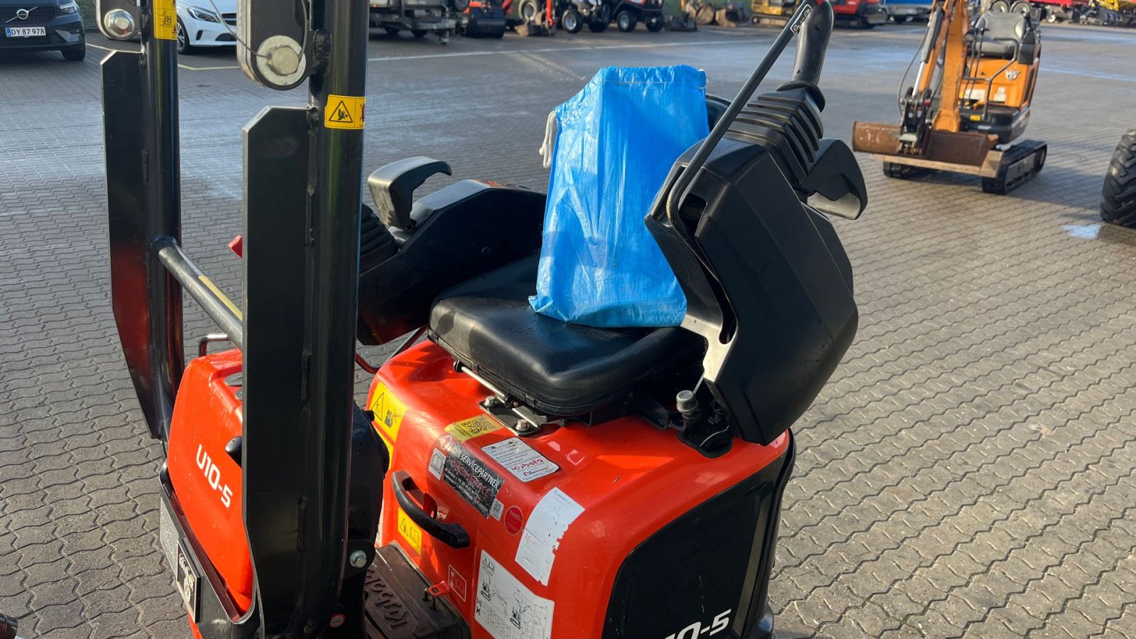 Bagger типа Kubota U10-5 Tiltman med 2 skovle, Gebrauchtmaschine в Rønnede (Фотография 8)