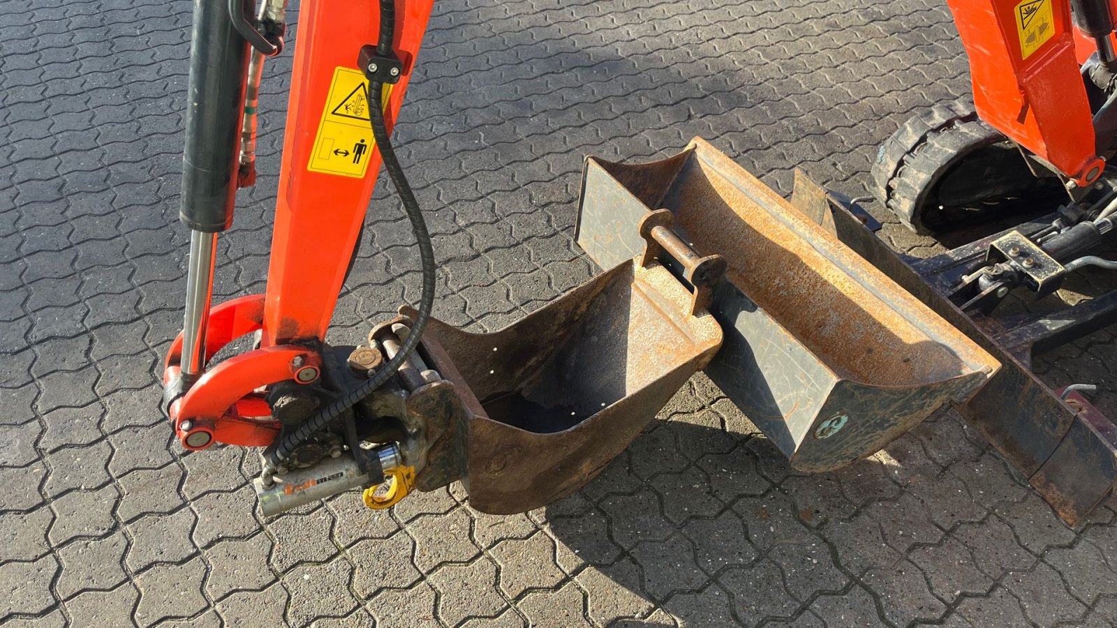 Bagger типа Kubota U10-5 Tiltman med 2 skovle, Gebrauchtmaschine в Rønnede (Фотография 3)