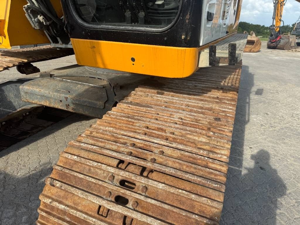 Bagger типа Liebherr R 946, Gebrauchtmaschine в Vojens (Фотография 18)