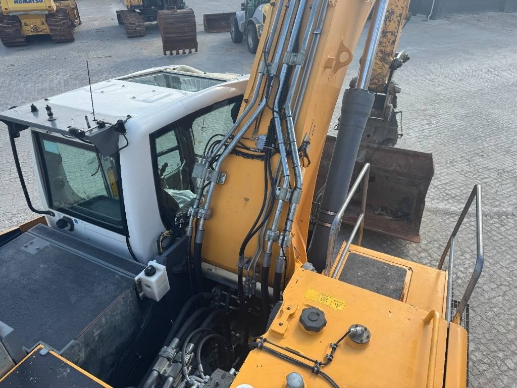 Bagger типа Liebherr R 946, Gebrauchtmaschine в Vojens (Фотография 24)