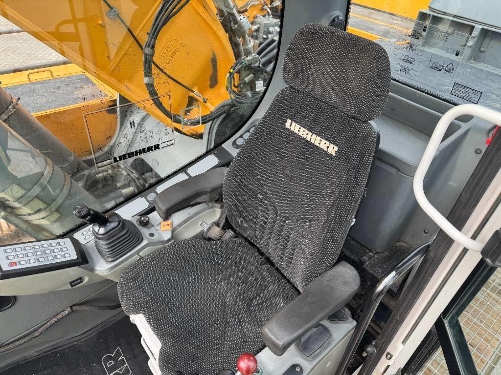 Bagger типа Liebherr R 946, Gebrauchtmaschine в Vojens (Фотография 8)