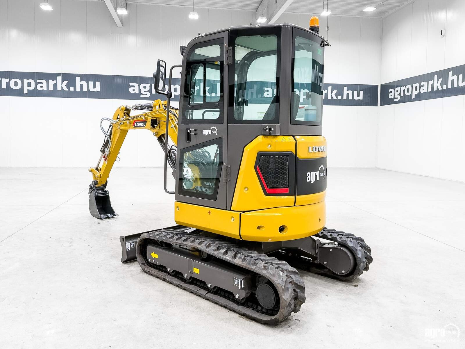 Bagger a típus LOVOL FR26F-u 5 years warranty, with Japanese main components, zero tail swing, Gebrauchtmaschine ekkor: Csengele (Kép 4)