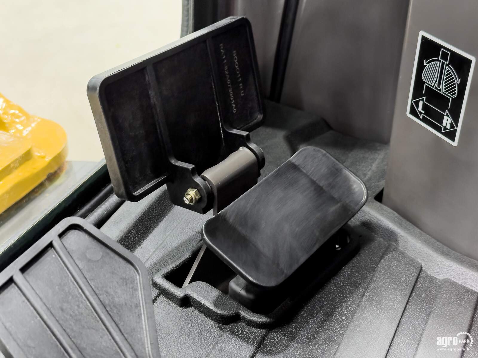 Bagger a típus LOVOL FR26F-u 5 years warranty, with Japanese main components, zero tail swing, Gebrauchtmaschine ekkor: Csengele (Kép 17)