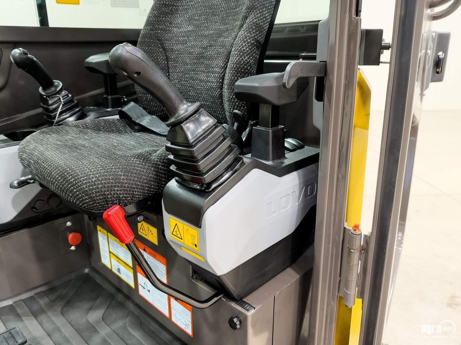 Bagger a típus LOVOL FR26F-u 5 years warranty, with Japanese main components, zero tail swing, Gebrauchtmaschine ekkor: Csengele (Kép 22)