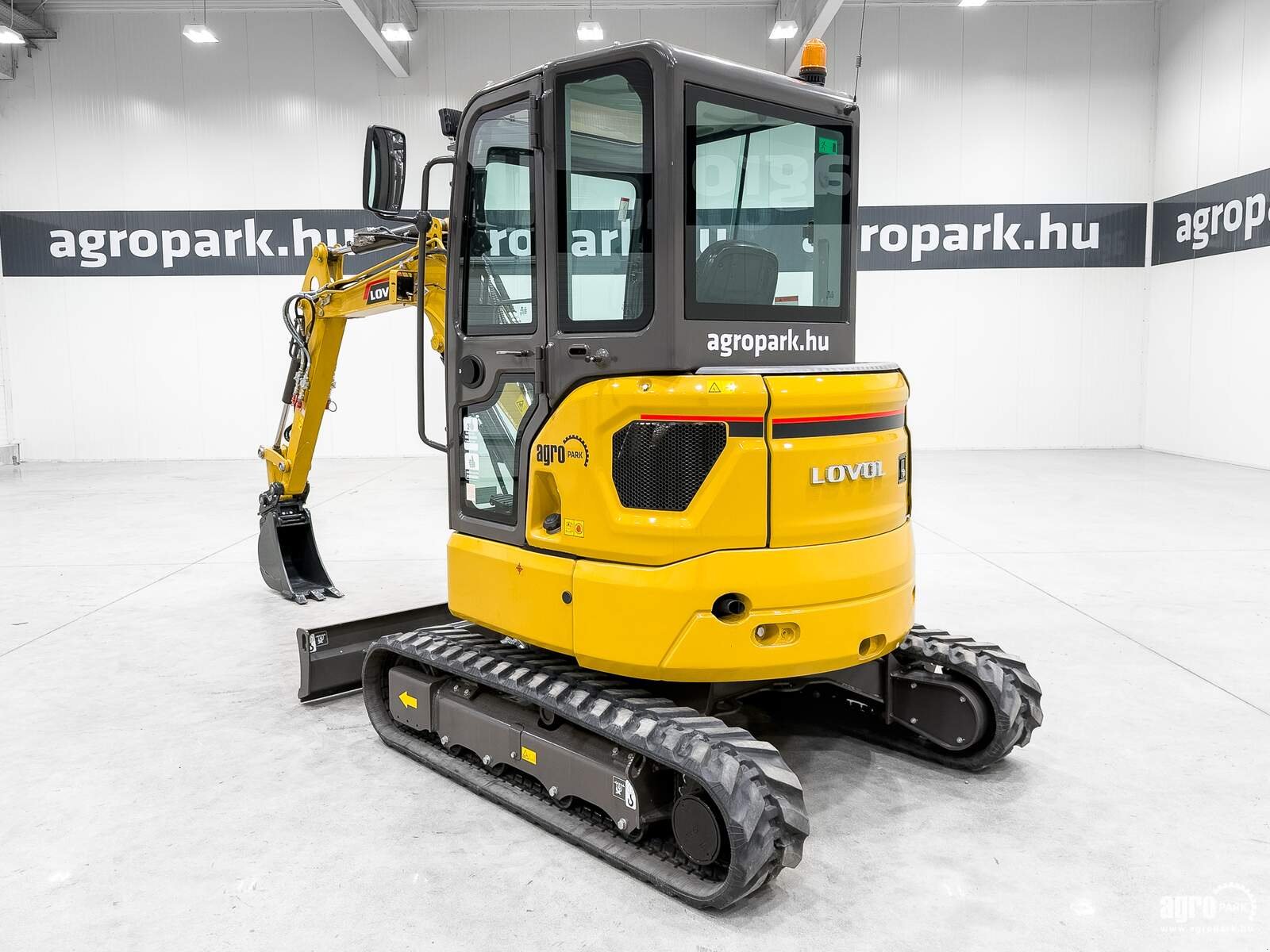 Bagger of the type LOVOL FR36F-u 5 years warranty, with Japanese main components, zero tail swing, Gebrauchtmaschine in Csengele (Picture 5)