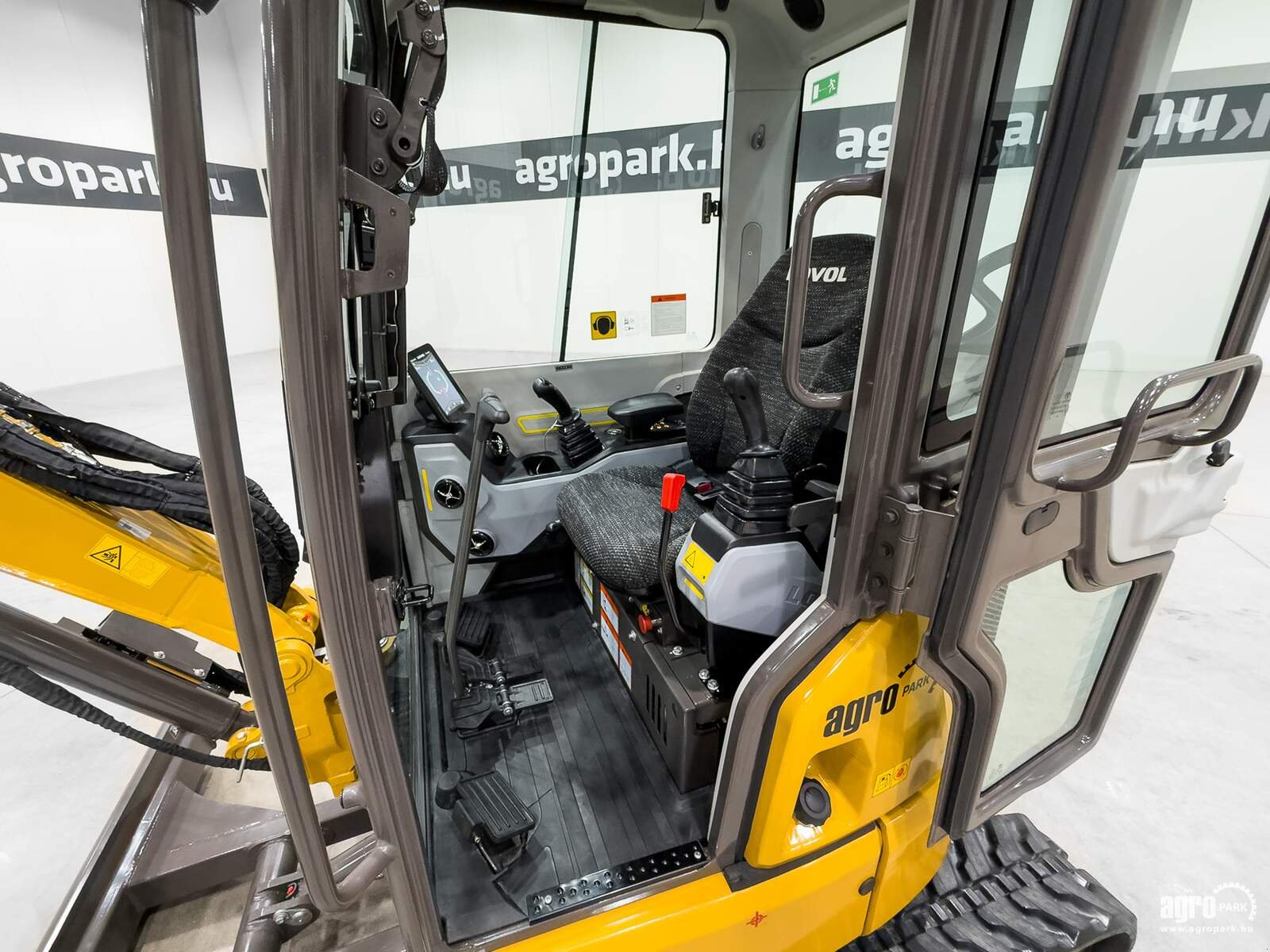 Bagger of the type LOVOL FR36F-u 5 years warranty, with Japanese main components, zero tail swing, Gebrauchtmaschine in Csengele (Picture 9)