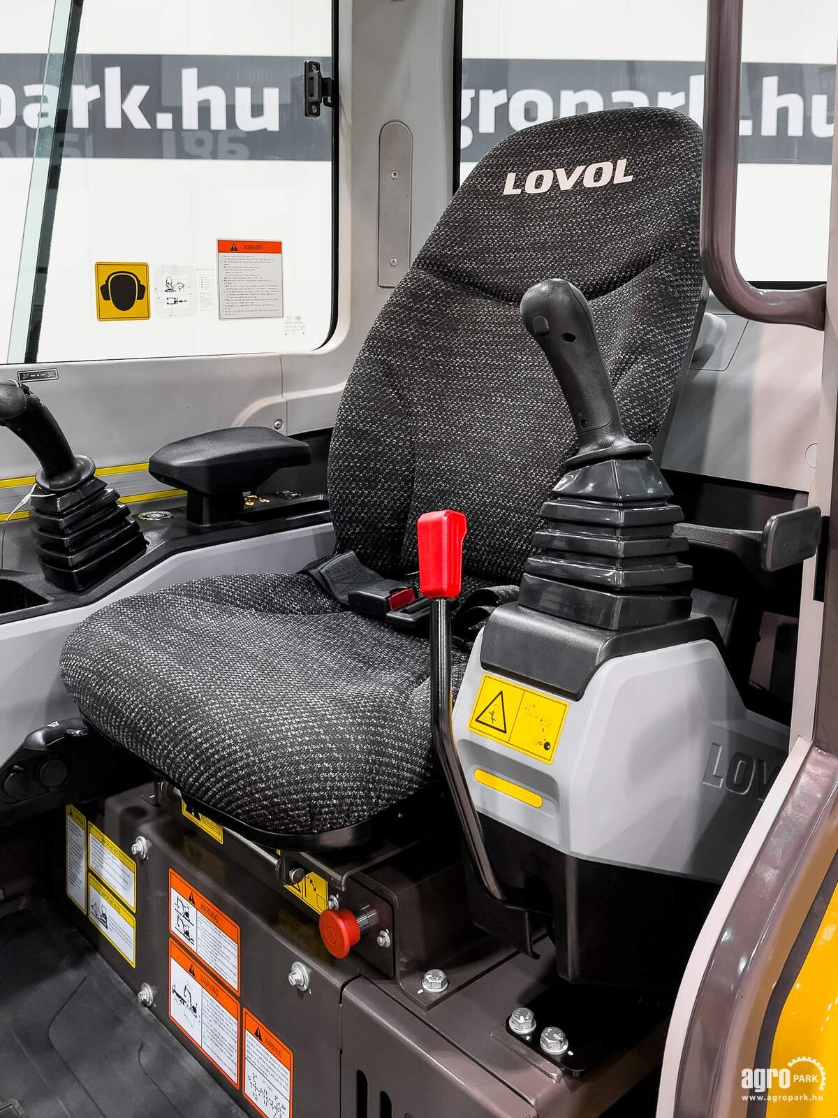 Bagger of the type LOVOL FR36F-u 5 years warranty, with Japanese main components, zero tail swing, Gebrauchtmaschine in Csengele (Picture 12)