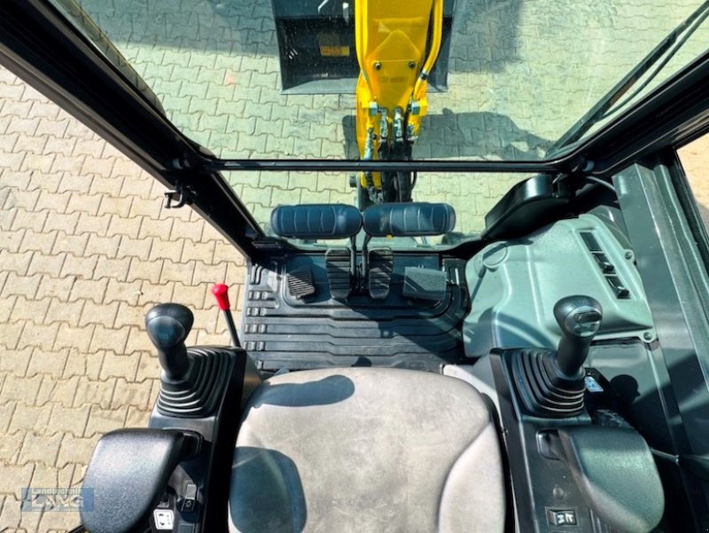 Bagger от тип New Holland E 19 C, Neumaschine в Rottenburg (Снимка 11)