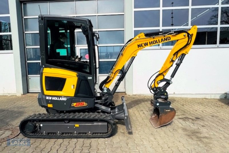 Bagger от тип New Holland E 25 C, Neumaschine в Rottenburg (Снимка 1)