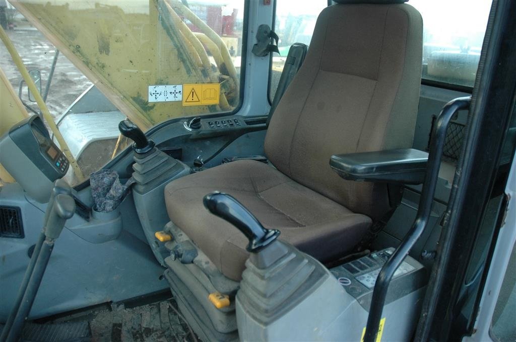 Bagger a típus New Holland E 265 LC, Gebrauchtmaschine ekkor: Roslev (Kép 15)