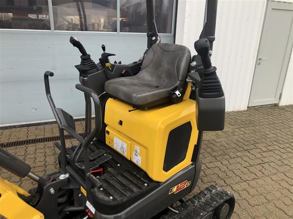 Bagger a típus New Holland E12D new holland nye minigraver på vej hjem, Gebrauchtmaschine ekkor: Holstebro (Kép 3)