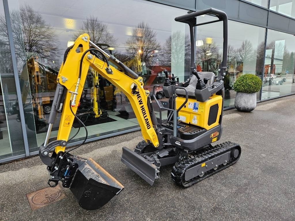 Bagger от тип New Holland e12d, Gebrauchtmaschine в Fårevejle (Снимка 4)