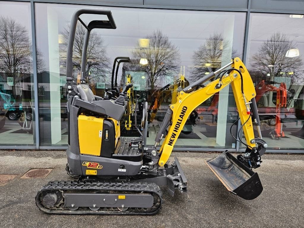 Bagger от тип New Holland e12d, Gebrauchtmaschine в Fårevejle (Снимка 2)