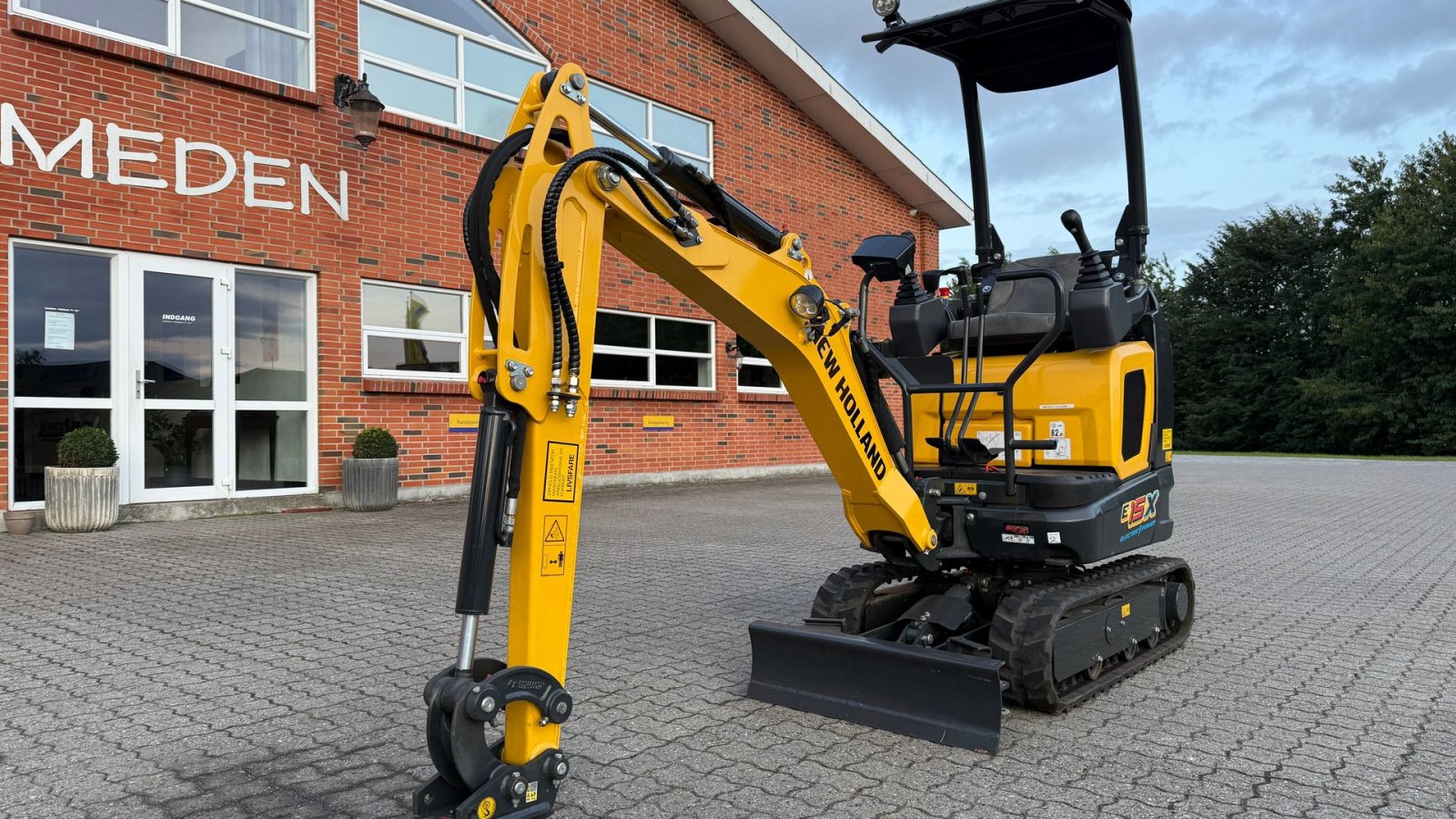 Bagger van het type New Holland E15X-electric, Gebrauchtmaschine in Gjerlev J. (Foto 2)