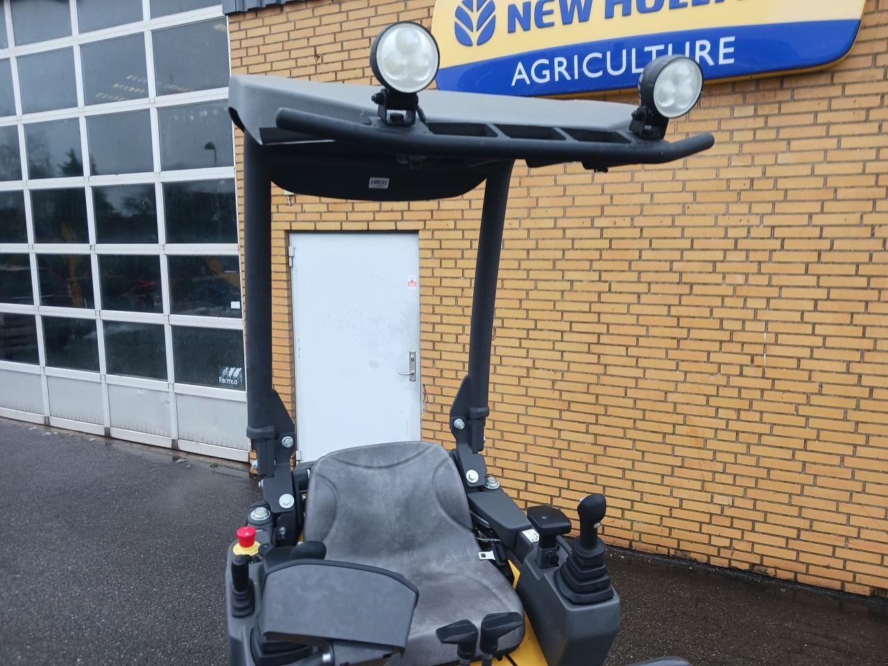 Bagger типа New Holland E15X ROLL-BAR, Gebrauchtmaschine в Maribo (Фотография 8)