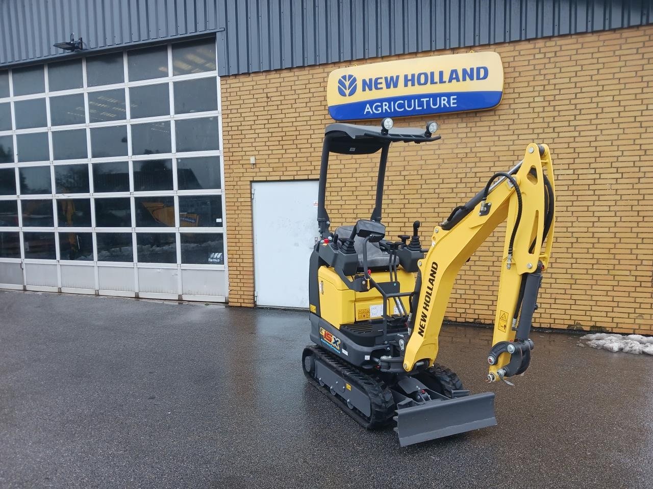 Bagger типа New Holland E15X ROLL-BAR, Gebrauchtmaschine в Maribo (Фотография 2)