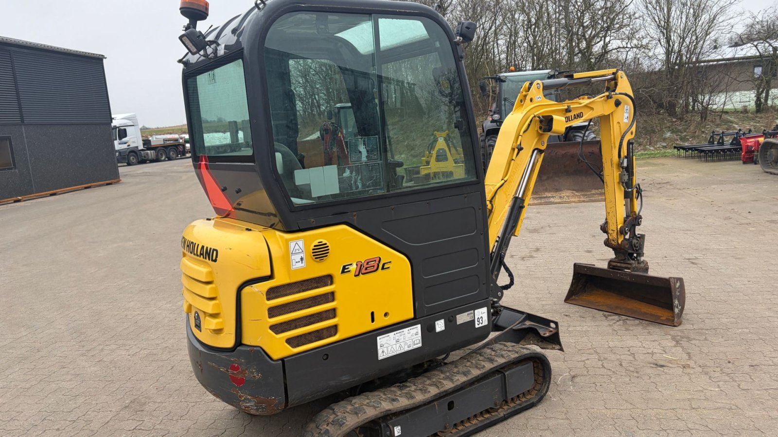 Bagger van het type New Holland E18 C M. Tiltman, Gebrauchtmaschine in Roslev (Foto 5)