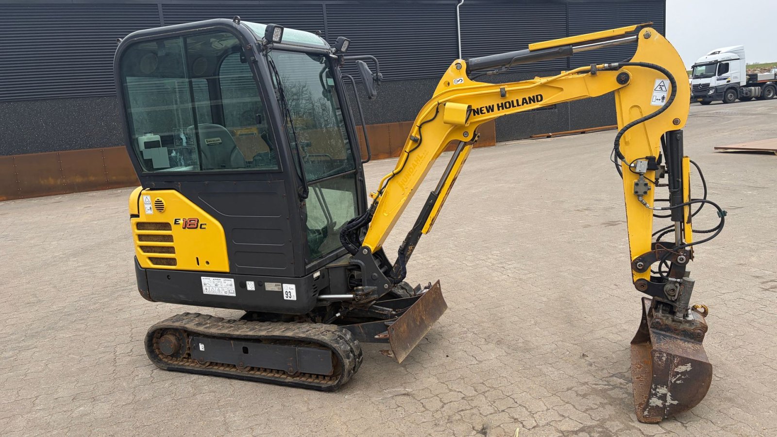 Bagger van het type New Holland E18 C M. Tiltman, Gebrauchtmaschine in Roslev (Foto 7)