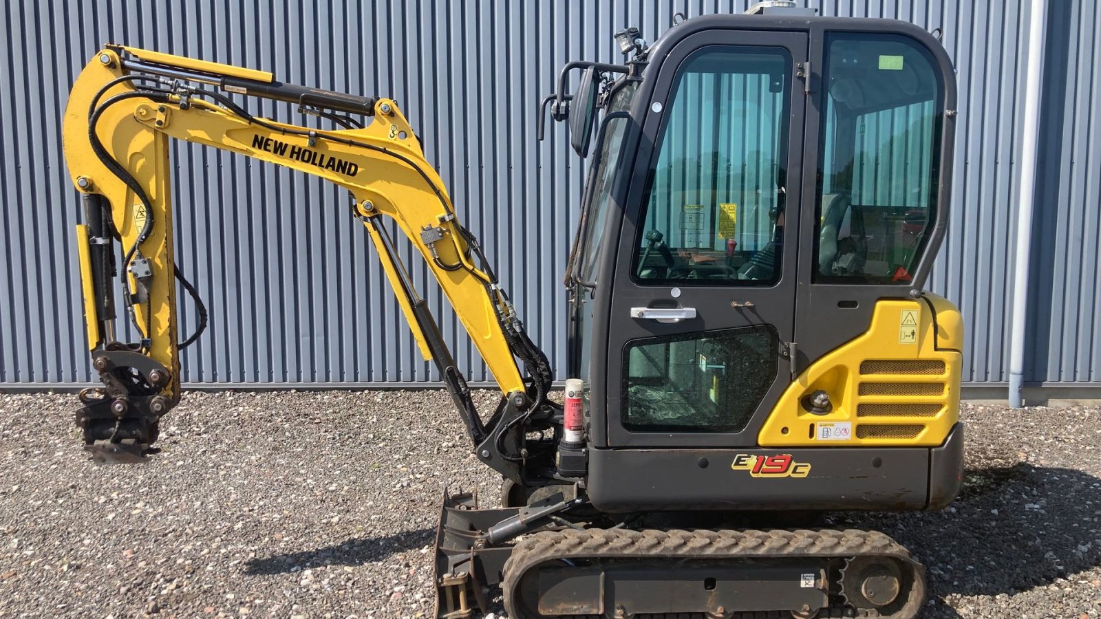 Bagger typu New Holland E19C, Gebrauchtmaschine v Glamsbjerg (Obrázek 1)