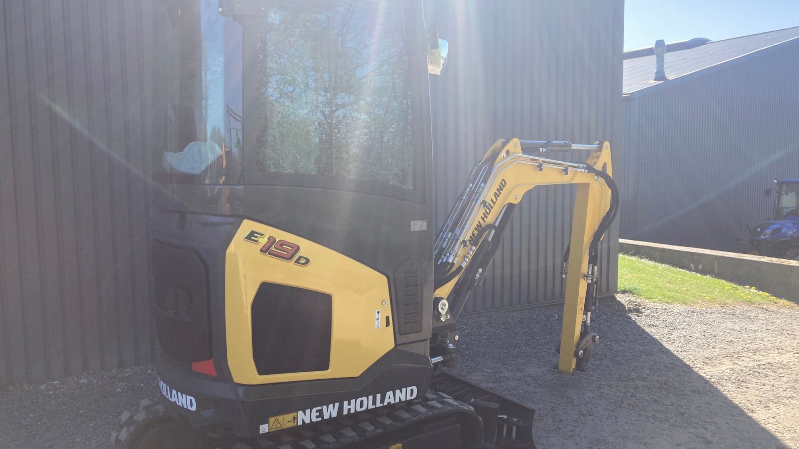 Bagger of the type New Holland E19D, Gebrauchtmaschine in Glamsbjerg (Picture 2)