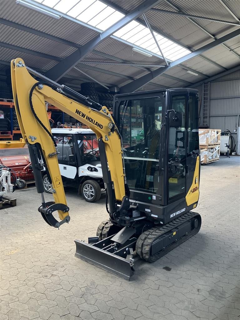 Bagger typu New Holland E22D Cab AG Fabriksny, Gebrauchtmaschine v Glamsbjerg (Obrázek 1)