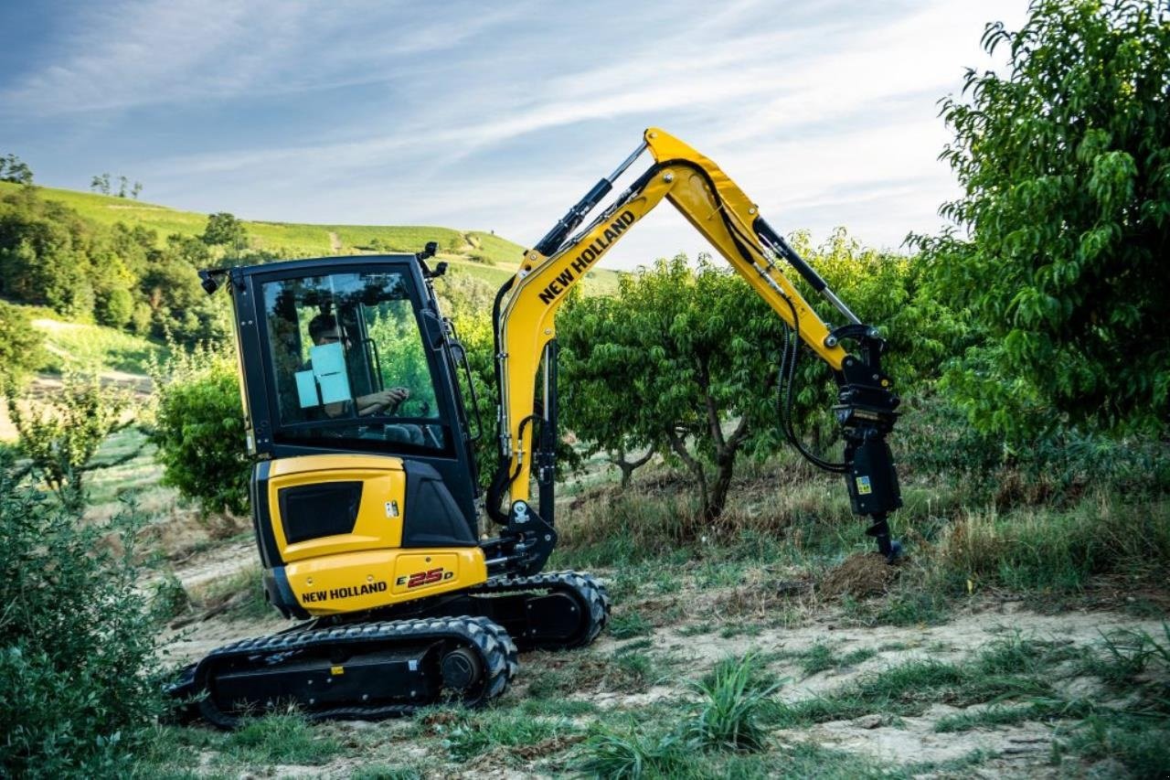 Bagger of the type New Holland E25D, Gebrauchtmaschine in Hadsten (Picture 2)