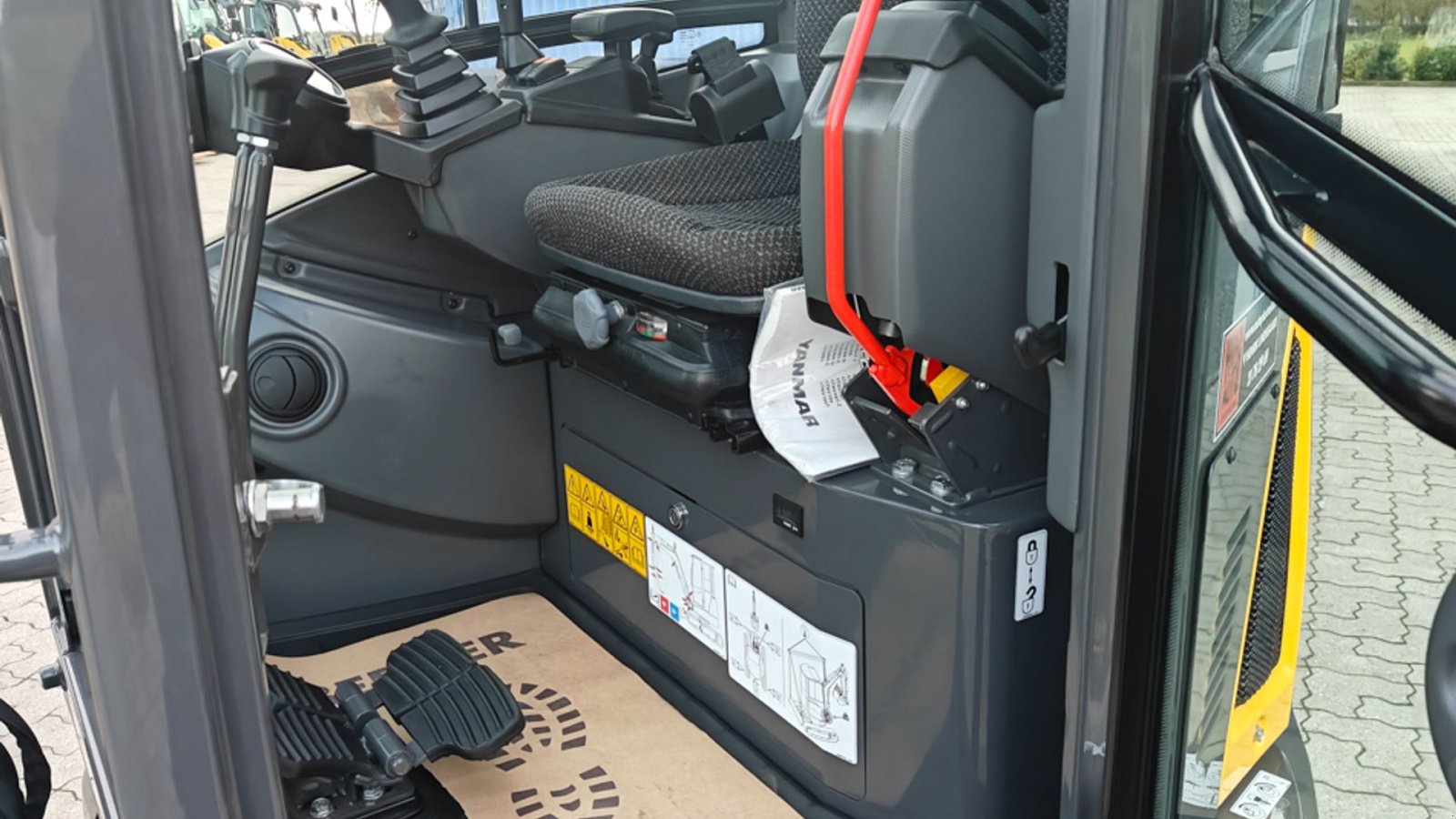 Bagger от тип New Holland E25D, Gebrauchtmaschine в Vrå (Снимка 15)