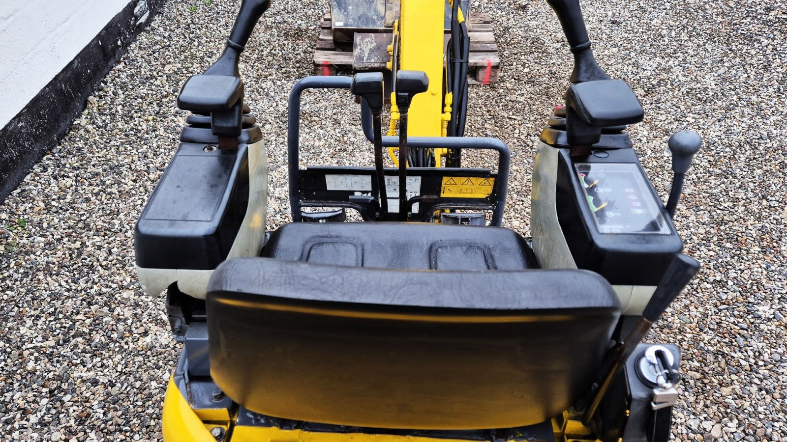 Bagger des Typs New Holland E9 SR / 2900 timer / med skovlsæt / pæn stand, Gebrauchtmaschine in Arden (Bild 14)