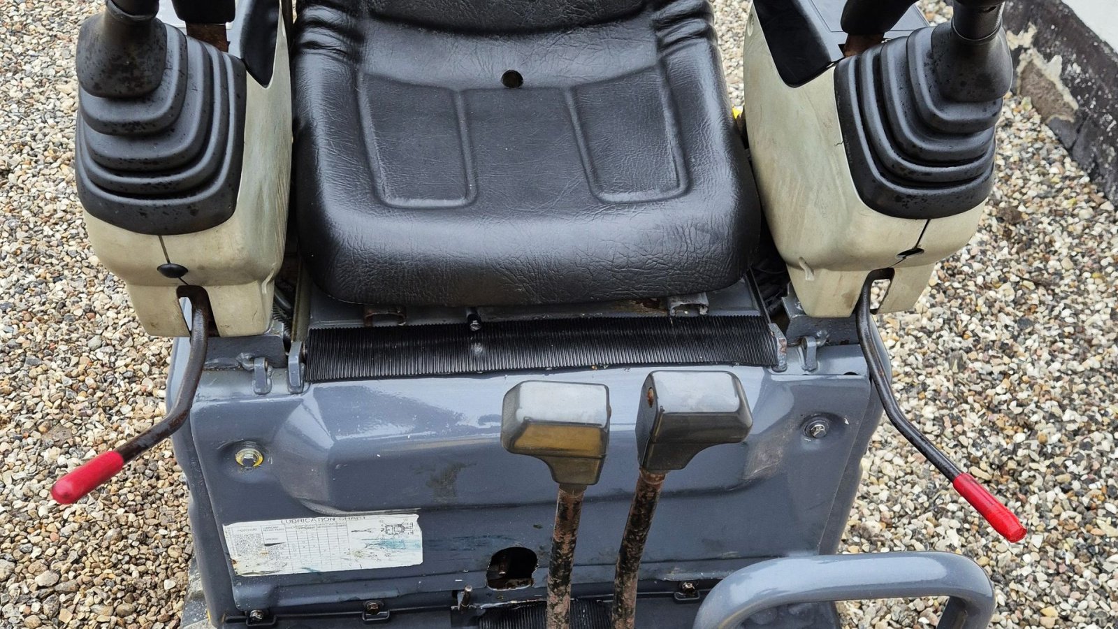 Bagger des Typs New Holland E9 SR / 2900 timer / med skovlsæt / pæn stand, Gebrauchtmaschine in Arden (Bild 17)