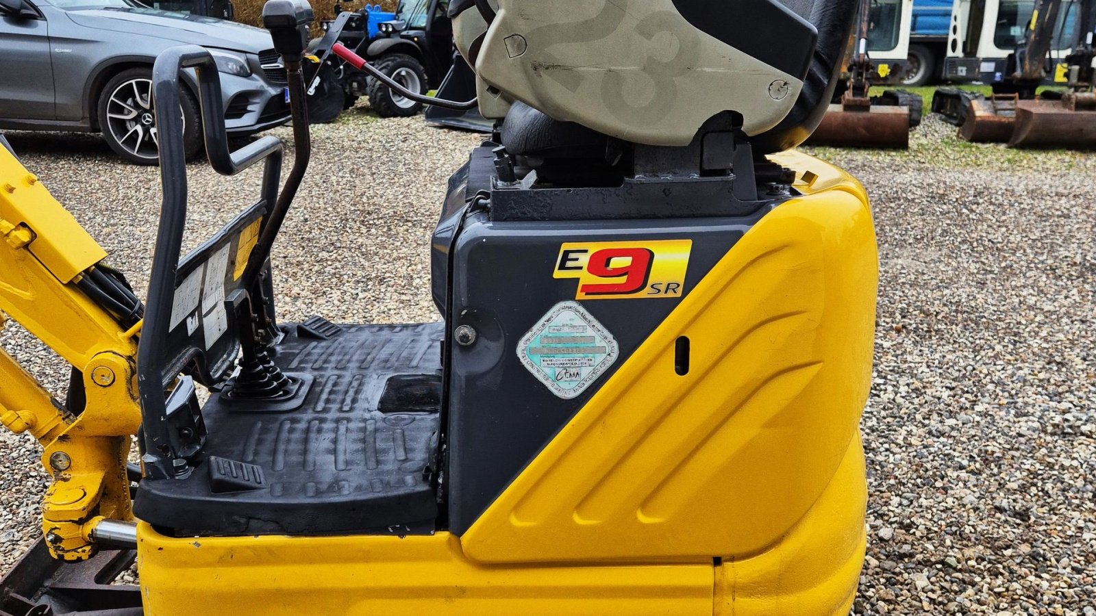 Bagger des Typs New Holland E9 SR / 2900 timer / med skovlsæt / pæn stand, Gebrauchtmaschine in Arden (Bild 16)