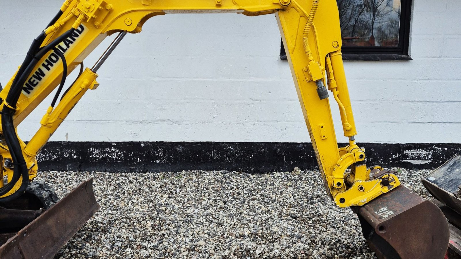 Bagger des Typs New Holland E9 SR / 2900 timer / med skovlsæt / pæn stand, Gebrauchtmaschine in Arden (Bild 9)