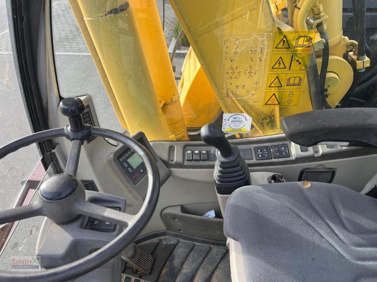 Bagger of the type New Holland MH 5.6 inkl. Grabenlöffel, Tieflöffel, Gebrauchtmaschine in Schierling (Picture 11)