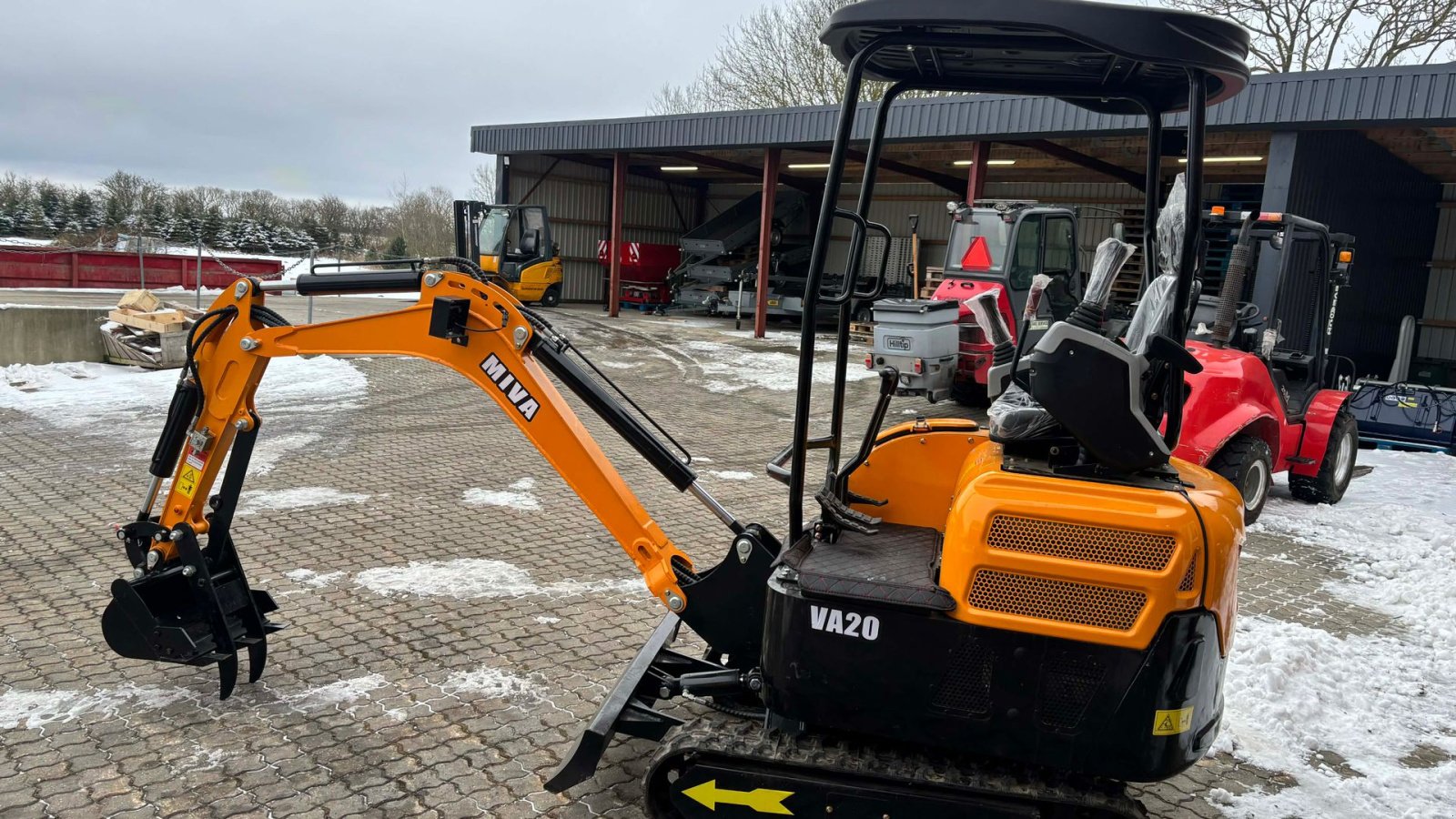 Bagger от тип Sonstige Miva fabriksny 1800kg minigraver, Gebrauchtmaschine в Vinderup (Снимка 5)