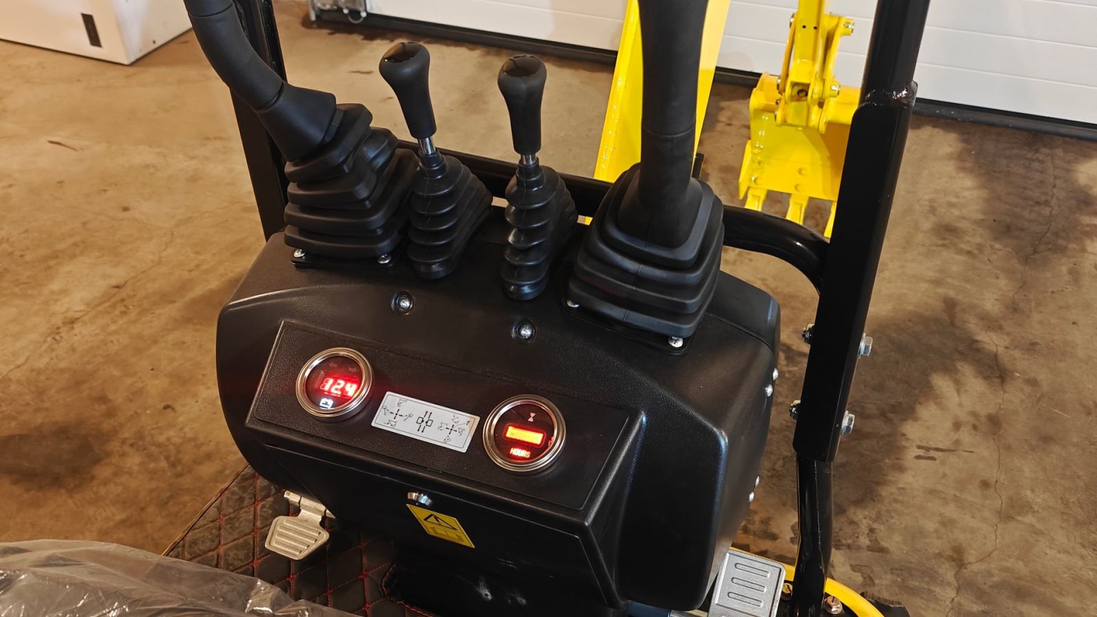 Bagger del tipo Sonstige R319, Gebrauchtmaschine In Vejen (Immagine 5)