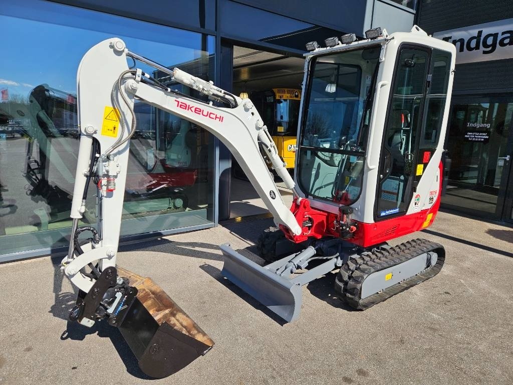 Bagger a típus Takeuchi TB 216, Gebrauchtmaschine ekkor: Fårevejle (Kép 4)
