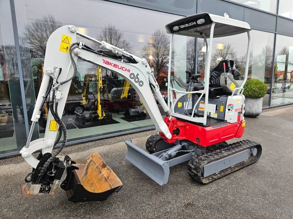 Bagger от тип Takeuchi TB 217 R, Gebrauchtmaschine в Fårevejle (Снимка 4)