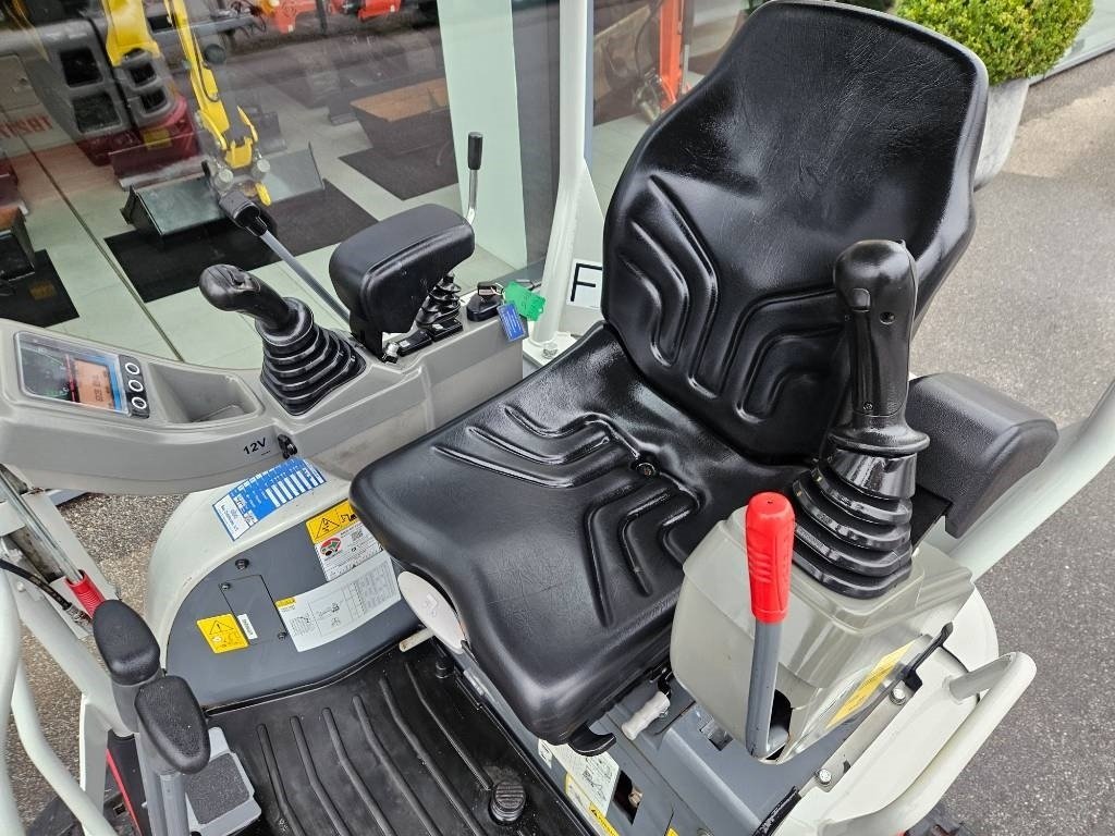 Bagger от тип Takeuchi TB 217 R, Gebrauchtmaschine в Fårevejle (Снимка 7)