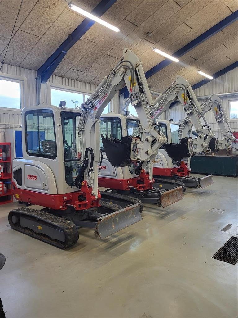 Bagger a típus Takeuchi TB 225, Gebrauchtmaschine ekkor: Solrød Strand (Kép 1)