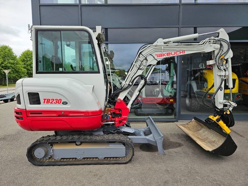 Bagger a típus Takeuchi TB 230, Gebrauchtmaschine ekkor: Fårevejle (Kép 2)