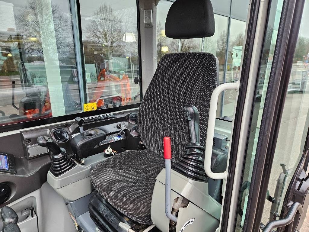 Bagger typu Takeuchi TB 230, Gebrauchtmaschine w Fårevejle (Zdjęcie 7)