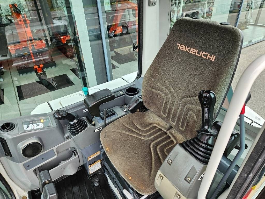 Bagger of the type Takeuchi TB 235, Gebrauchtmaschine in Fårevejle (Picture 7)