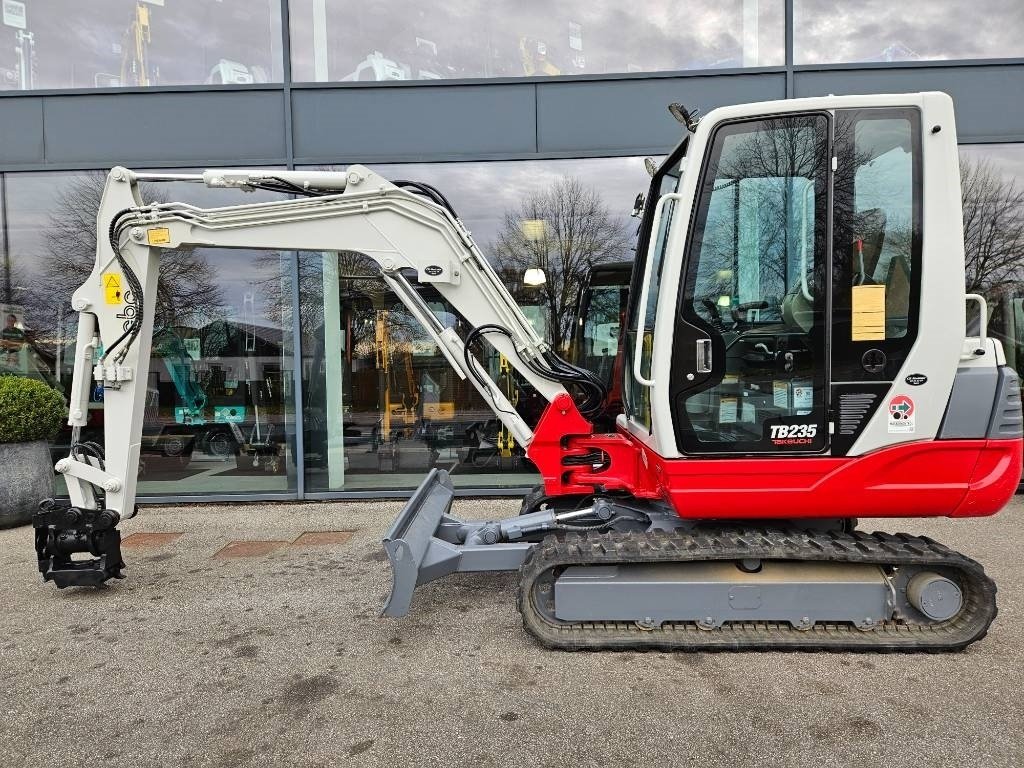 Bagger of the type Takeuchi TB 235, Gebrauchtmaschine in Fårevejle (Picture 5)