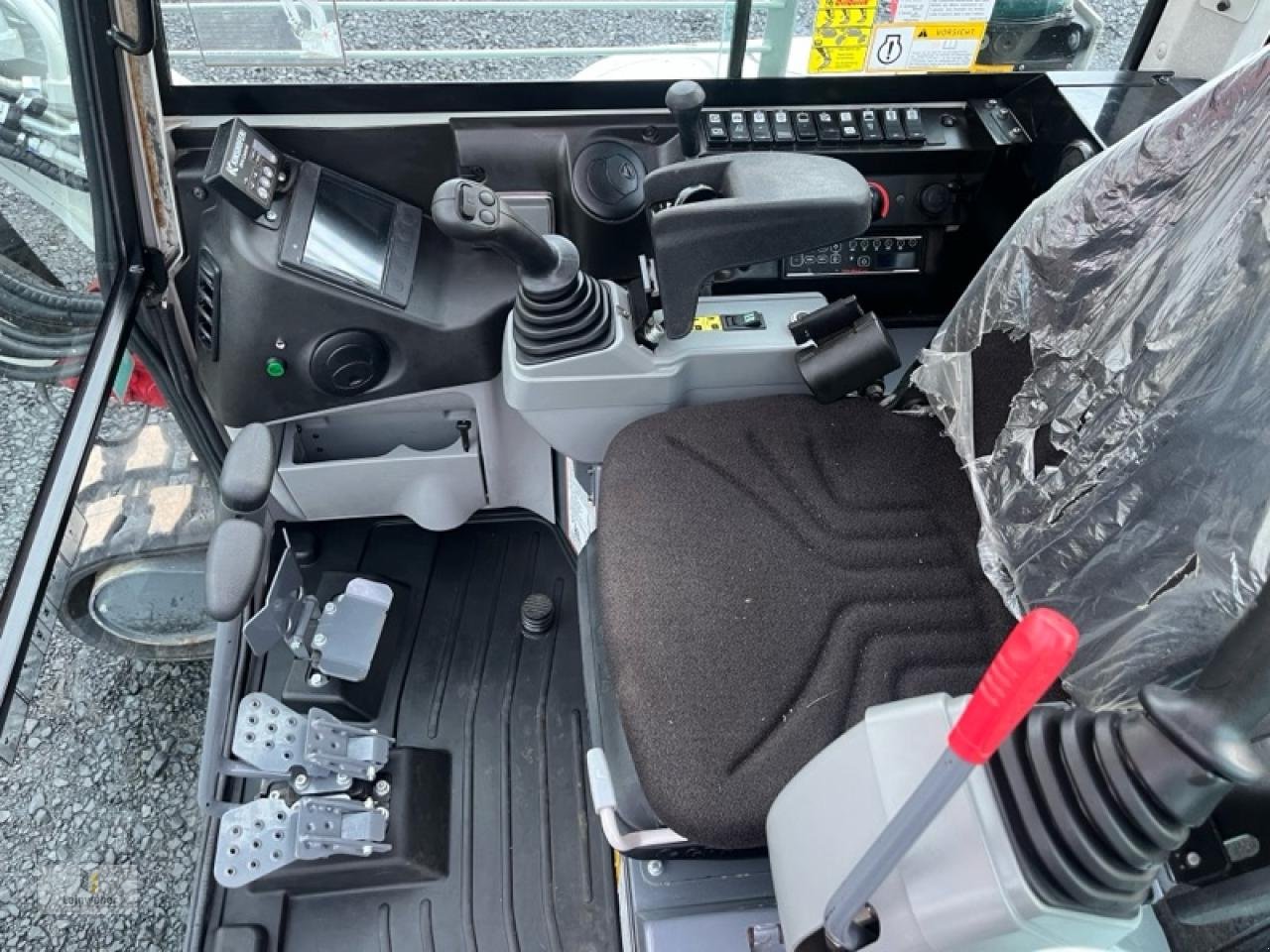 Bagger del tipo Takeuchi TB 257 FR V1, Gebrauchtmaschine In Neuhof - Dorfborn (Immagine 8)