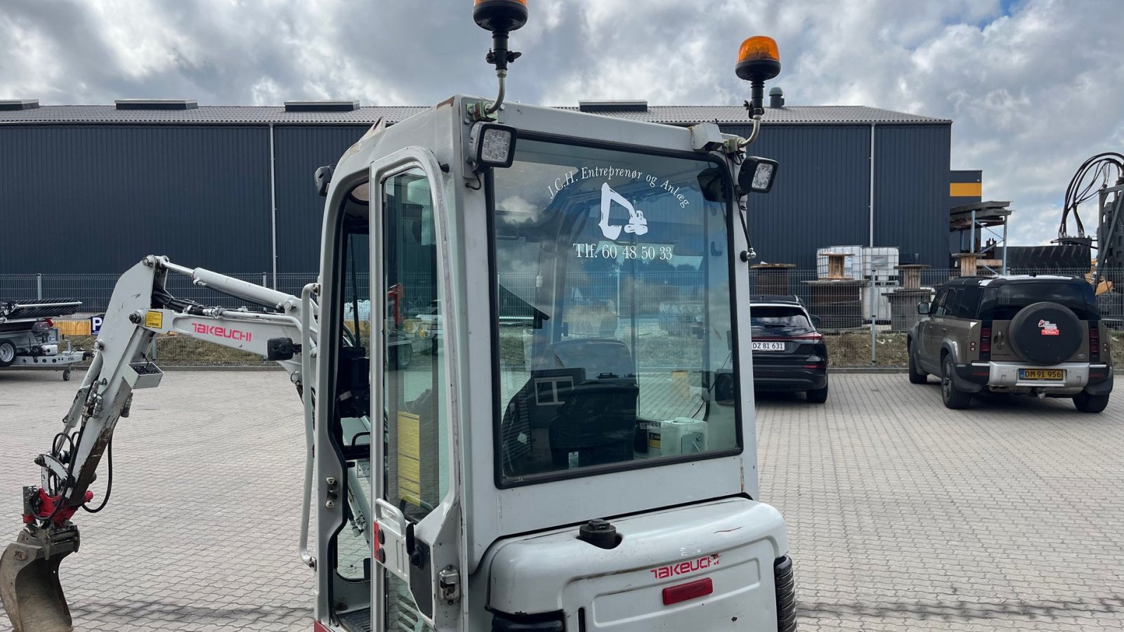 Bagger des Typs Takeuchi TB016 Tilt fæste, hydraulisk skovl fæste fin stand, Gebrauchtmaschine in Rønnede (Bild 13)