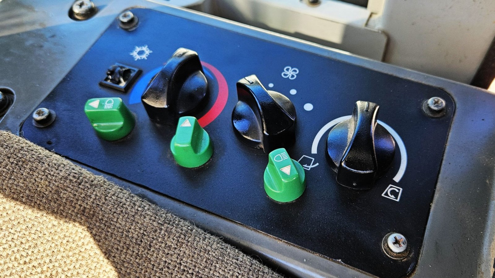 Bagger a típus Takeuchi TB175 / pæn 8 tons maskine / nyere undervogn / dobbelt udtag / skovlsæt, Gebrauchtmaschine ekkor: Arden (Kép 21)