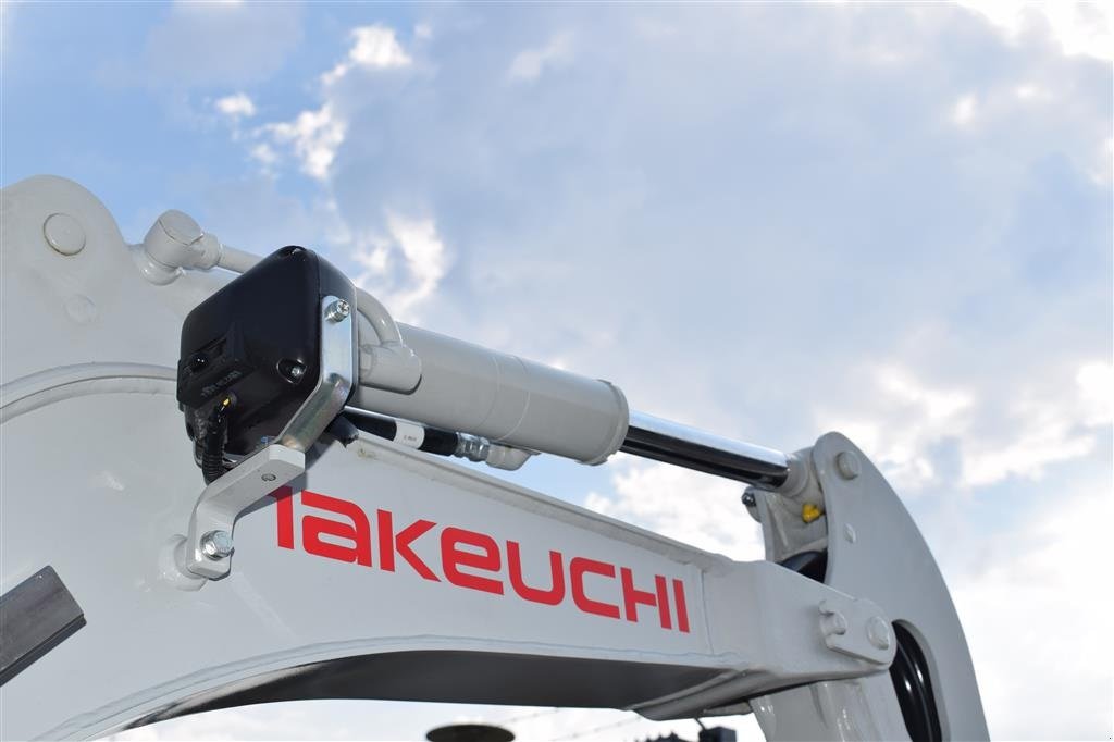 Bagger typu Takeuchi TB210R  COMPACT TILT CT1, Gebrauchtmaschine v Fredensborg (Obrázek 14)