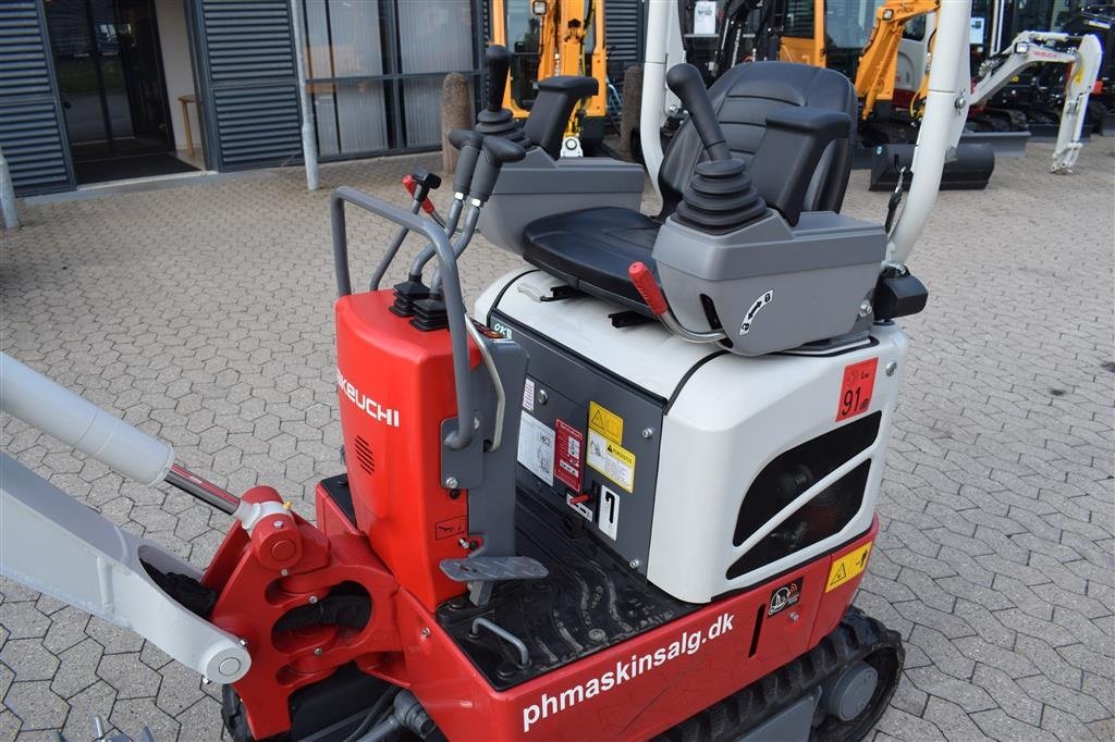 Bagger typu Takeuchi TB210R  COMPACT TILT CT1, Gebrauchtmaschine v Fredensborg (Obrázek 11)