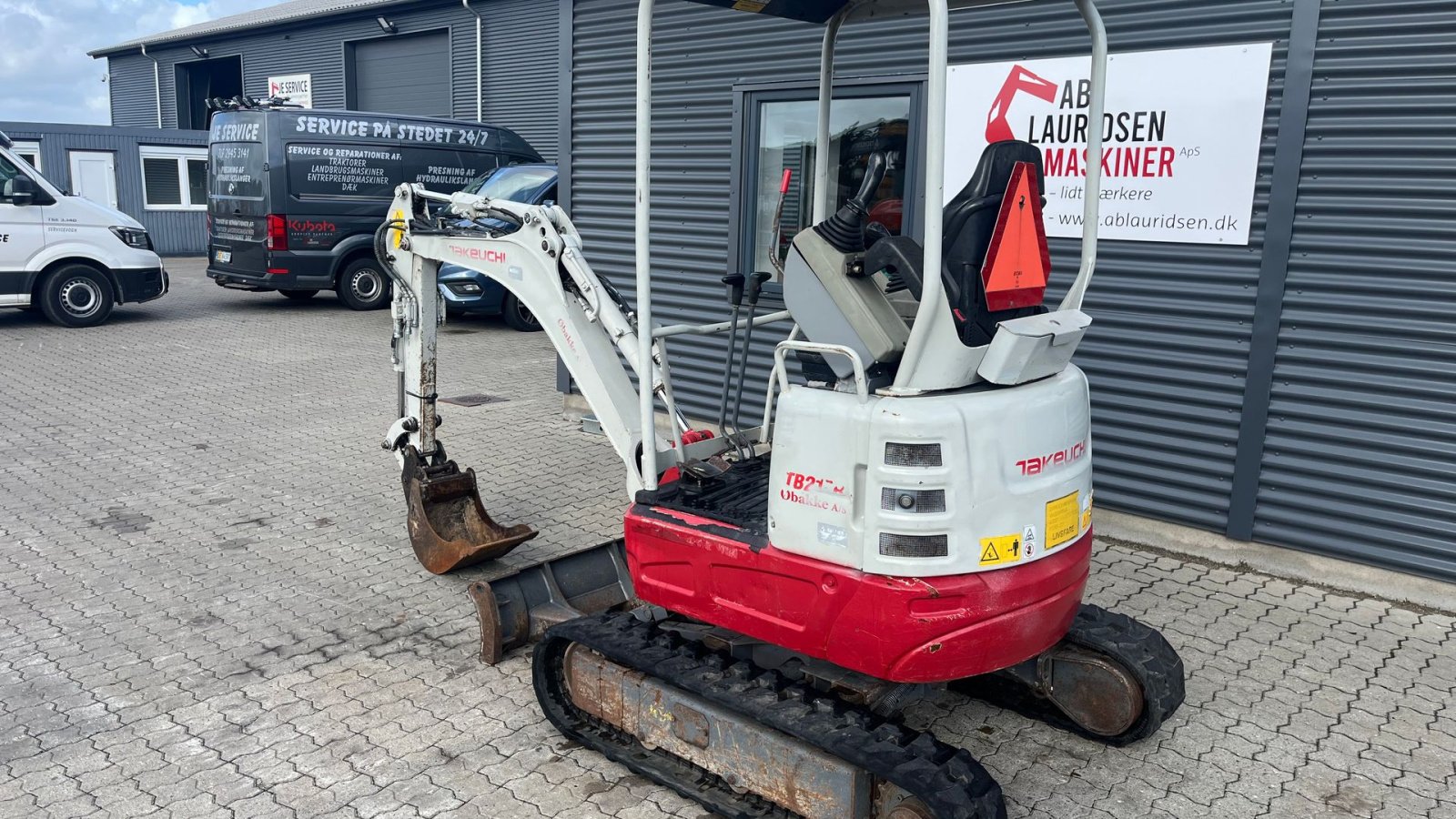 Bagger del tipo Takeuchi tb215r Hydraulisk skovlskift, Gebrauchtmaschine In Rønnede (Immagine 13)