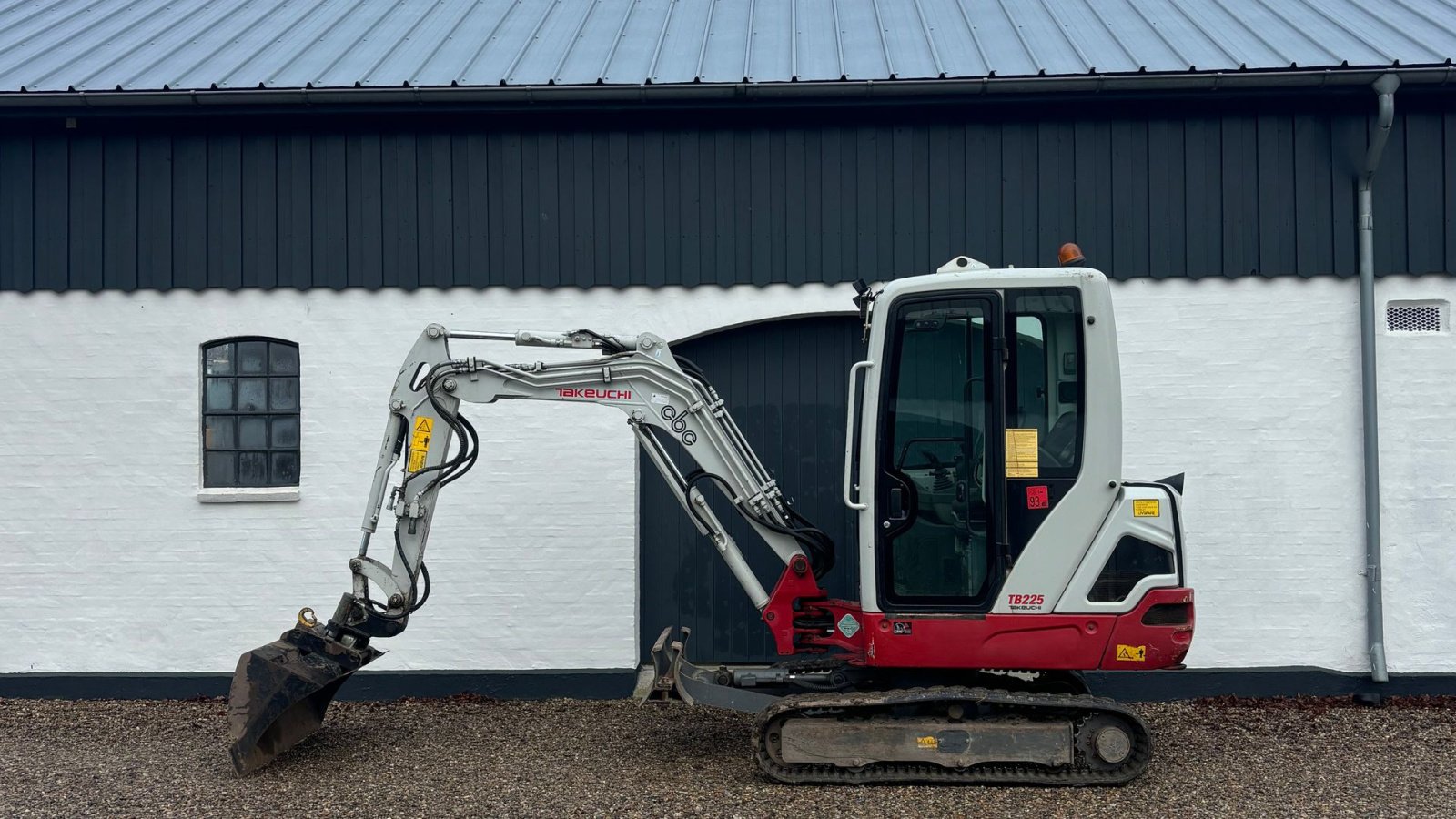 Bagger tipa Takeuchi TB225 225, Gebrauchtmaschine u Horsens (Slika 2)